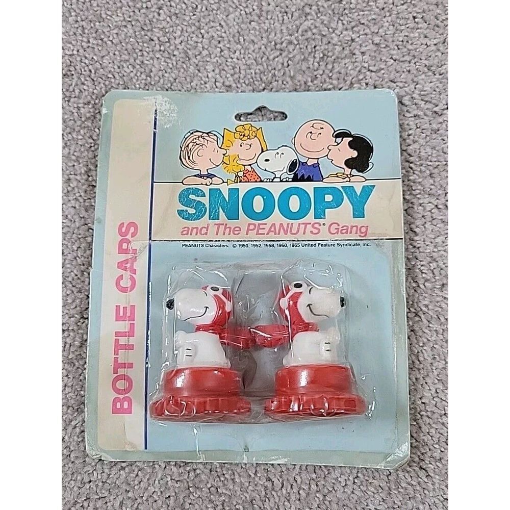 Snoopy and The Peanuts Gang Bottle Caps Red Barron New 1965